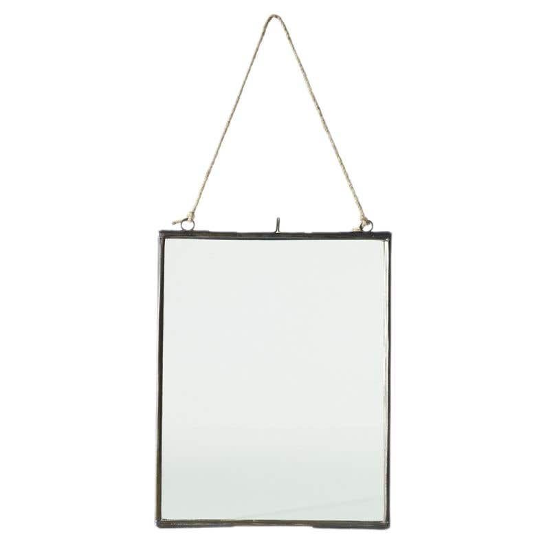 Hanging Metal Frame 8"x10.5"
